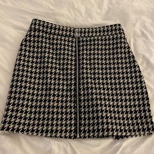 Tweed mini skirt size 4